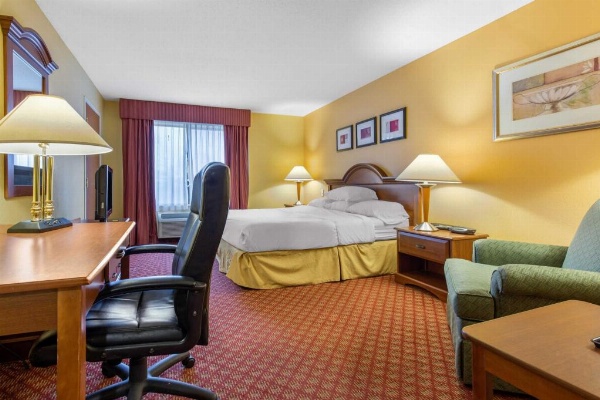 Rodeway Inn Waukegan Main image